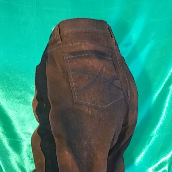 l.e.i. Denim - L.e.i. two tone faded jeans. Junior 17.